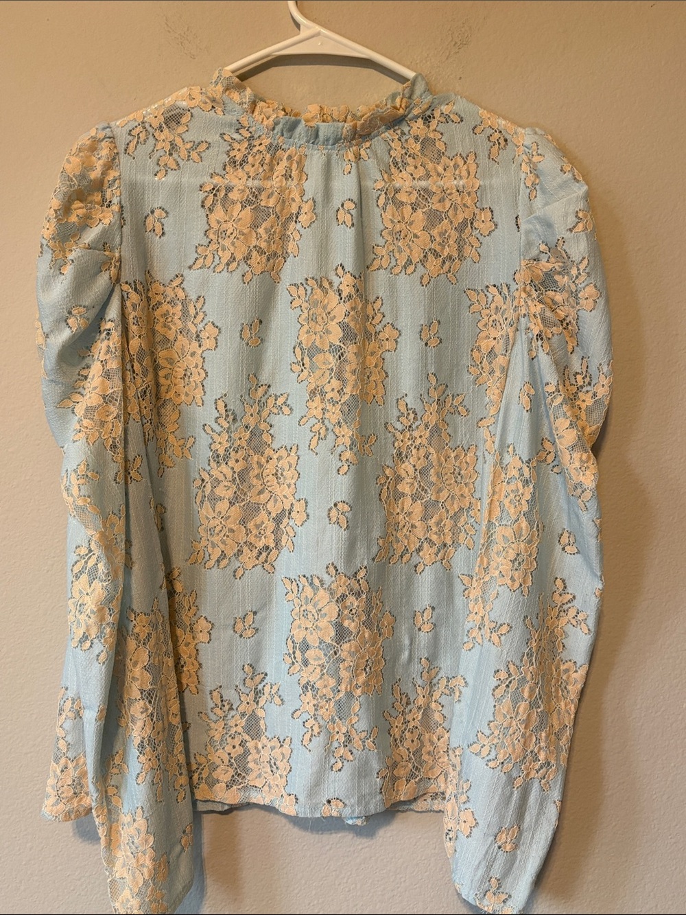Main Strip Light Blue Top with Cream Floral Lace